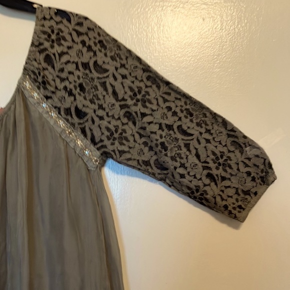 Lola made in Italy silk blouse size L - Picture 3 of 10